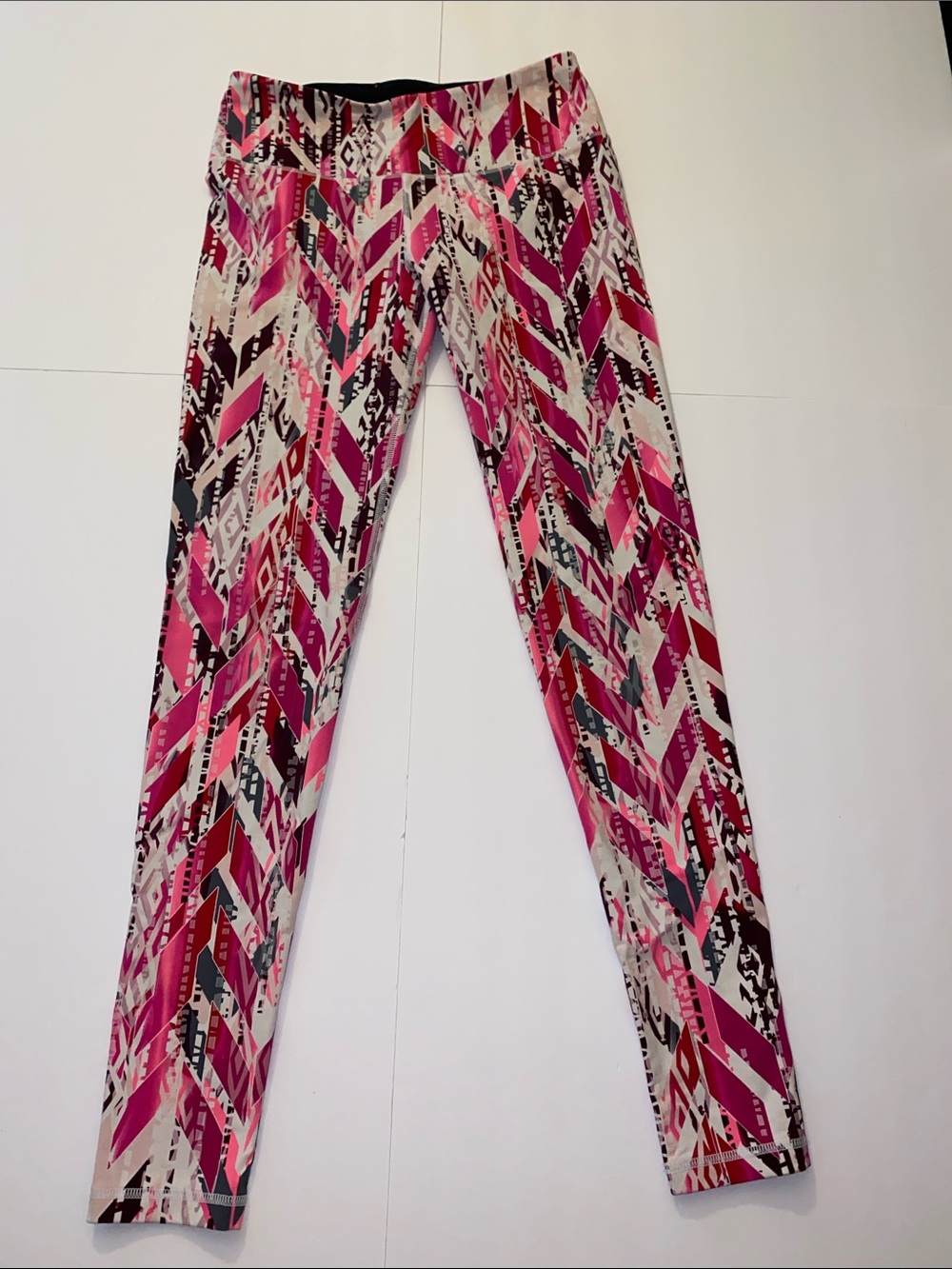 Victoria's Secret Knockout VSX Sport Capri Yoga Leggings